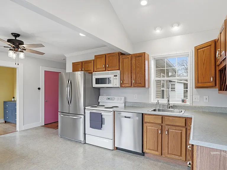 114 Aldeah Ave — Photo 7