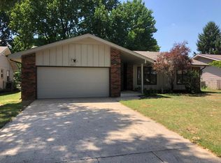 2521 S Delaware Ave, Springfield, MO 65804