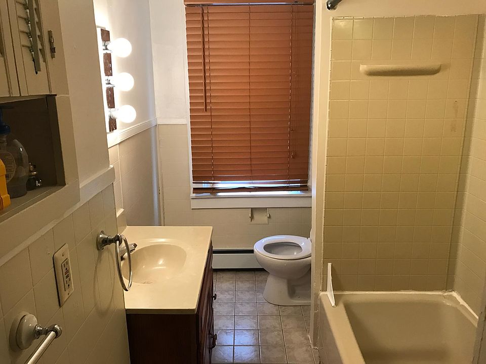 2nd image of 21 Center St