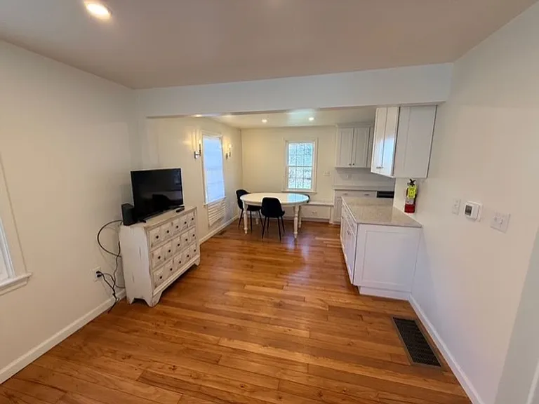 1133 Center Ln — Photo 4
