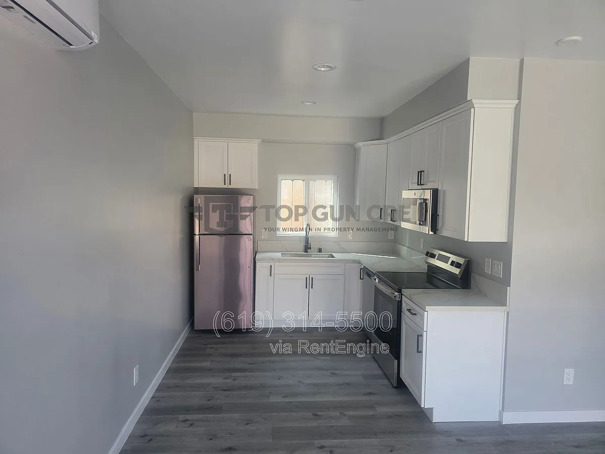 Building Photo - 4862 Fond Du Lac Ct