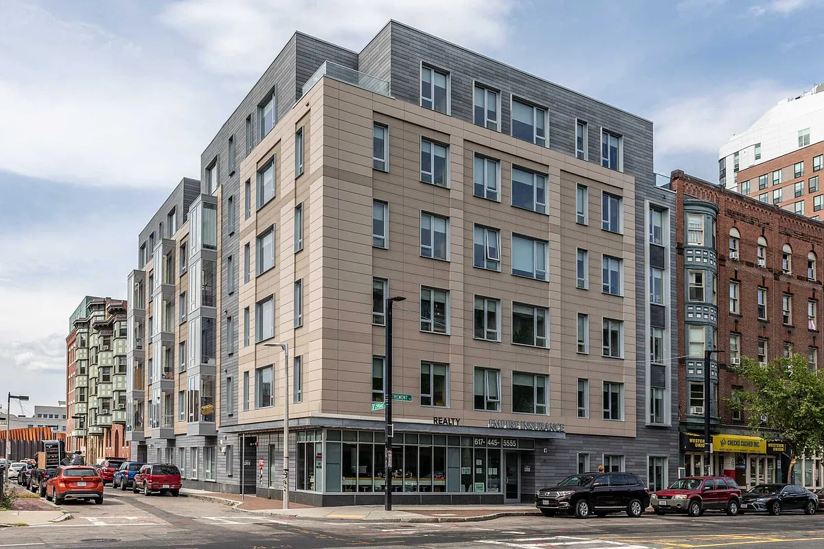 Building Photo - Tremont St