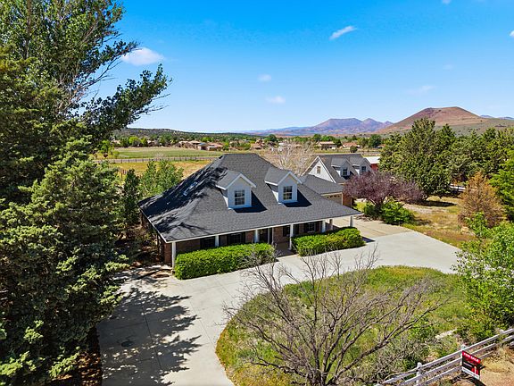 3rd image of 885 N Horsemans Park Dr