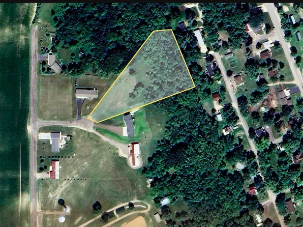 203 Lakeview Cir, Big Stone City, SD 57216