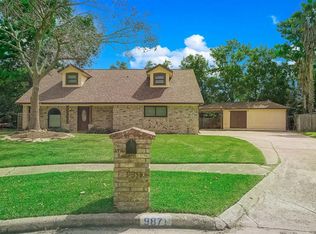 9871 Swan Ct, Conroe, TX 77385