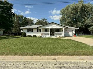 232 10th St, Pecatonica, IL 61063