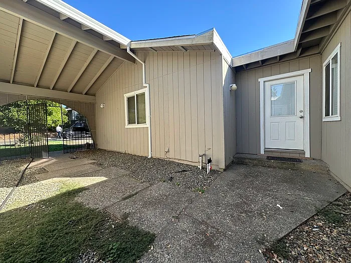 2 bed, 2.0 bath, 1220 sqft, $2,195 — Photo 4