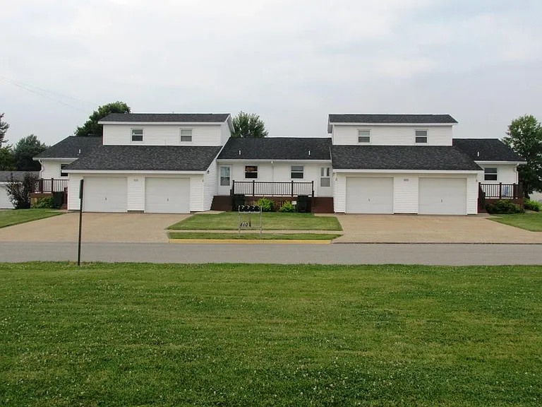 810 Dilenbeck Dr #1-4 — Photo 1