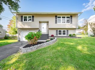 112 Lincolndale Dr, Waterbury, CT 06704