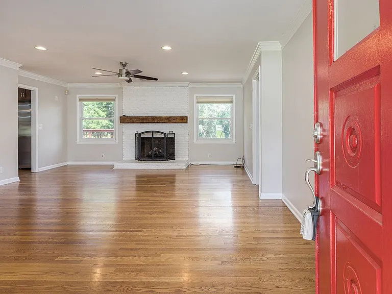 5235 Kincannon Dr — Photo 7