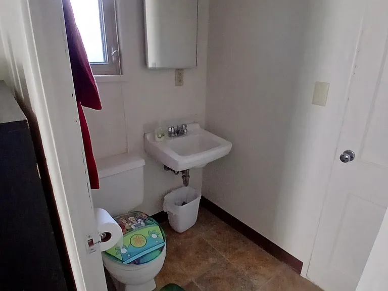 48 Corthell Rd #B — Photo 7