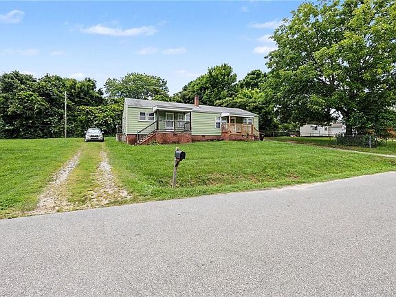 2nd image of 809 Arthur Ave