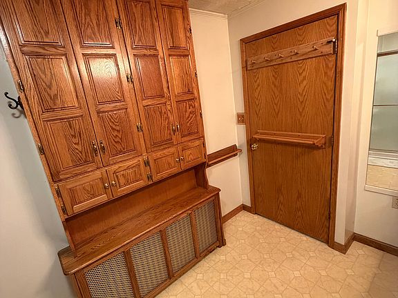 5th image of 178 Spring Rd