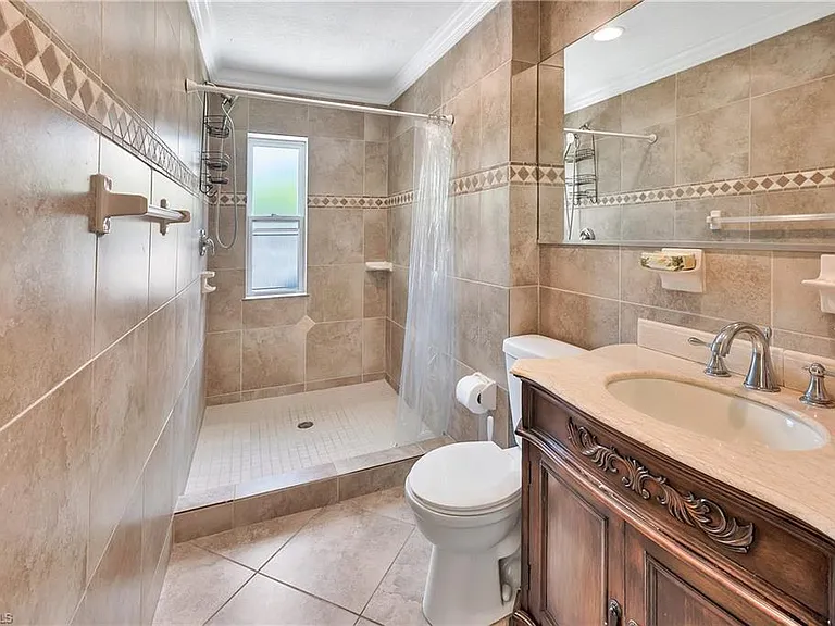 639 S Pompano Dr — Photo 7