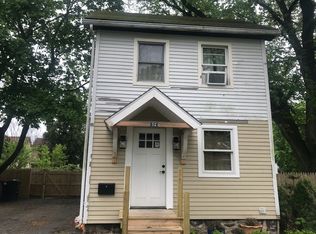 52 Church St, Medford, NJ 08055