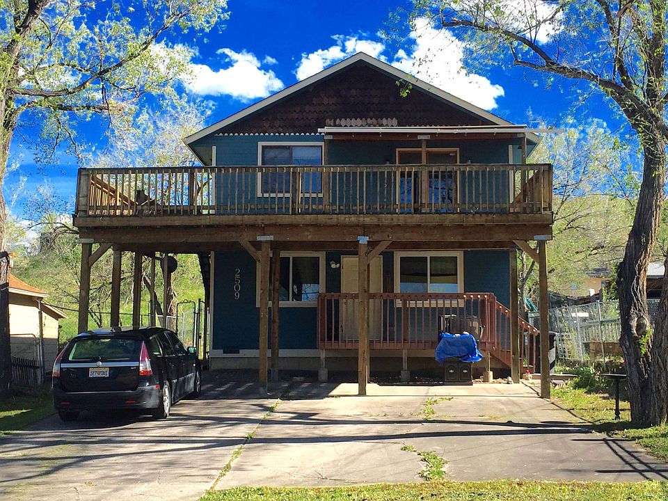 Front - shows ample off street parking