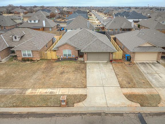 4th image of 320 Tecumseh Meadows Dr