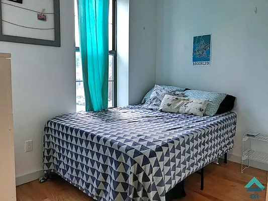 Rented by EXR | media 27