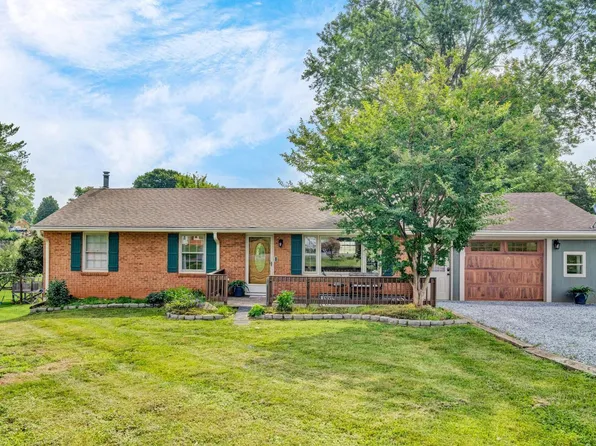 1123 Roundtree Dr, Bedford, VA 24523