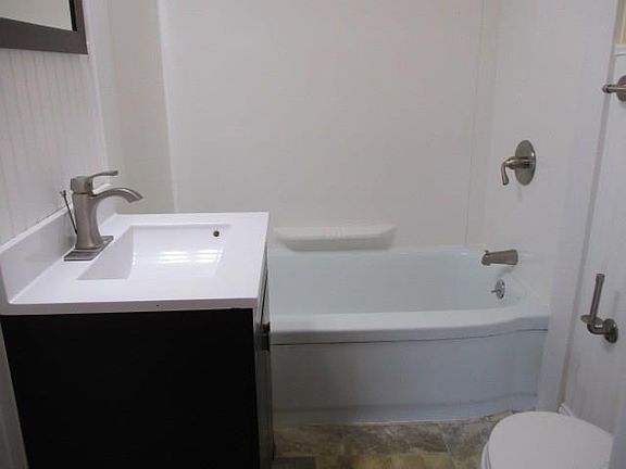 5th image of 203 N Englewood Dr