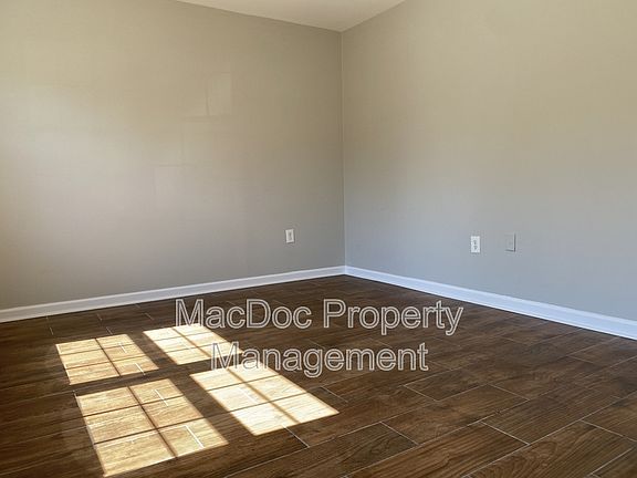3rd image of 931 Bellows Ave