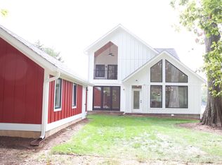 111 Moore Ave SW, Vienna, VA 22180