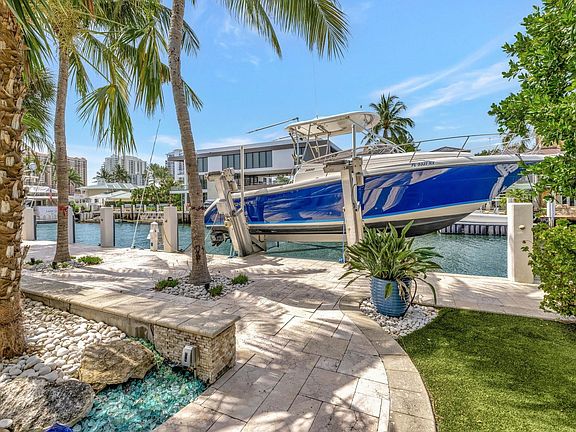 4th image of 2632 Sea Island Drive