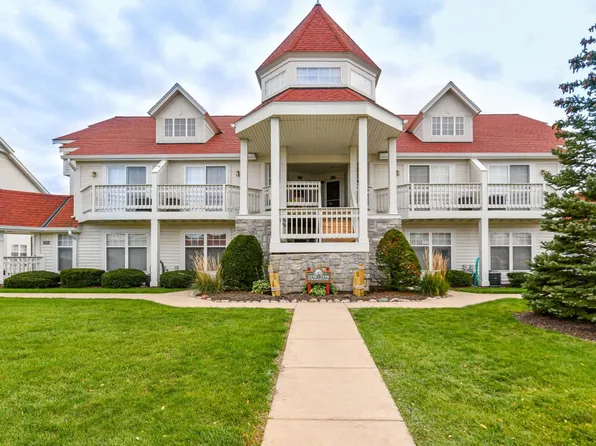 2172 Landings LANE, Delavan, WI 53115