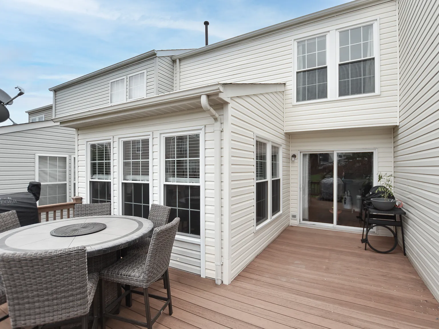 3 bed, 2.5 bath, 2178 sqft, $3,000 — Photo 3