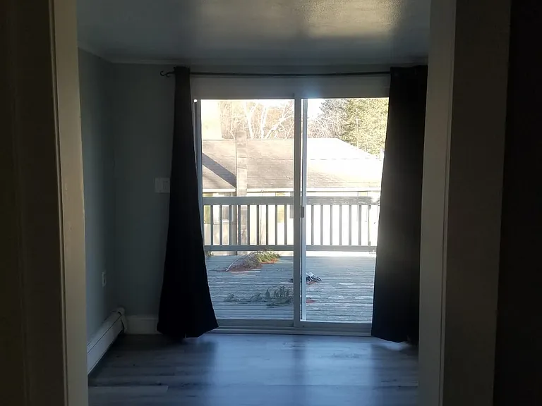 11 Lambs Grv — Photo 8