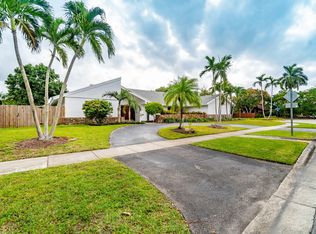 8120 SW 160th St, Palmetto Bay, FL 33157