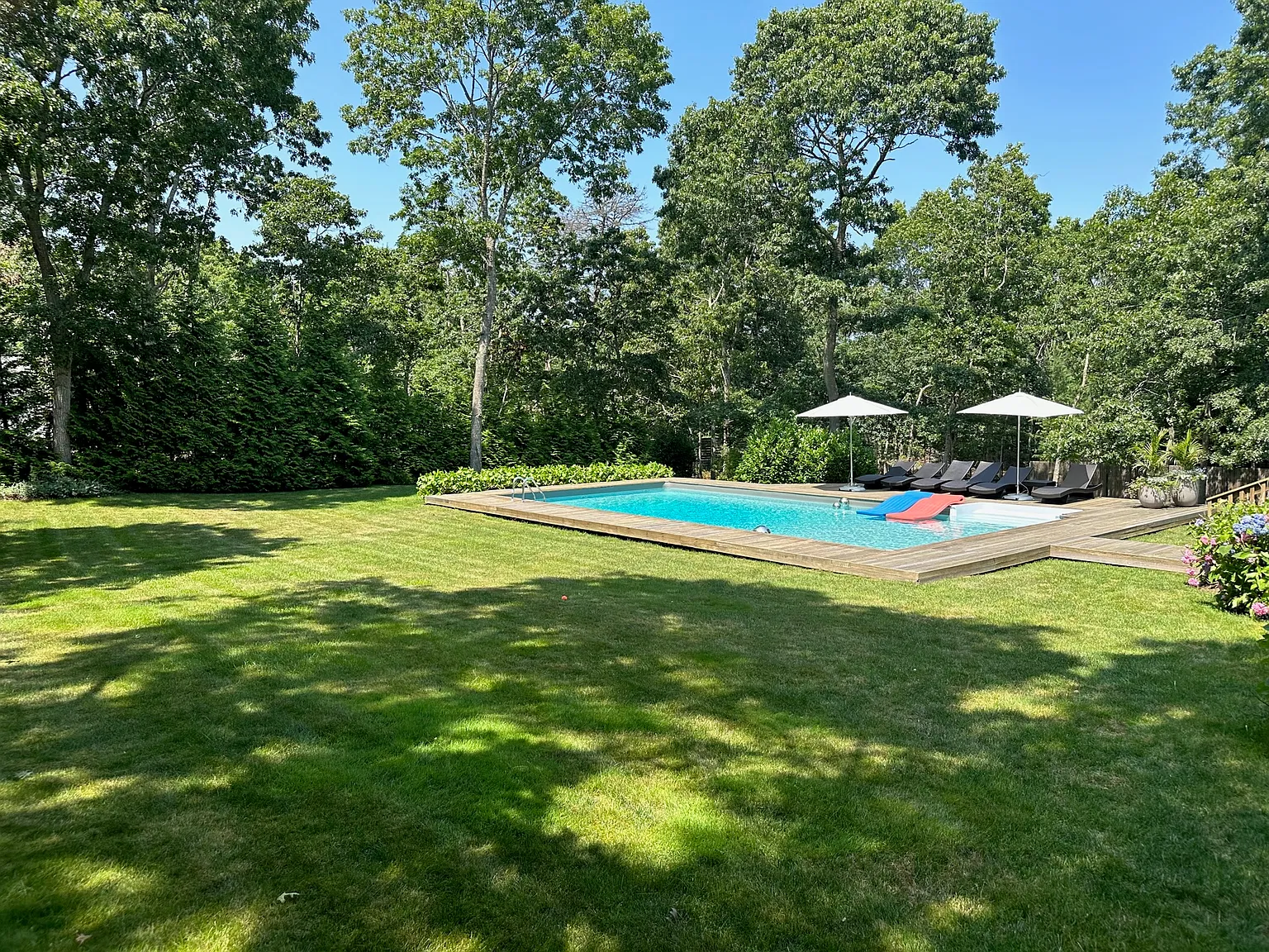 Immaculate Near All and on Cul-de-sac — Photo 3