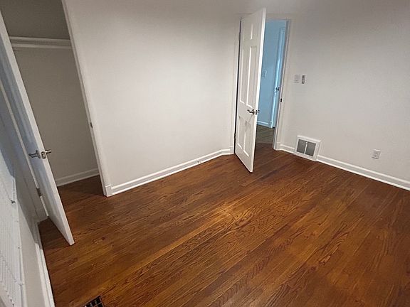 4th image of 107 W 85th St