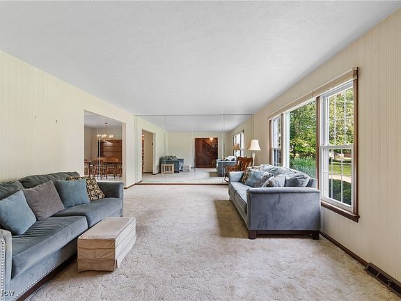 3rd image of 8603 Pin Oak Dr