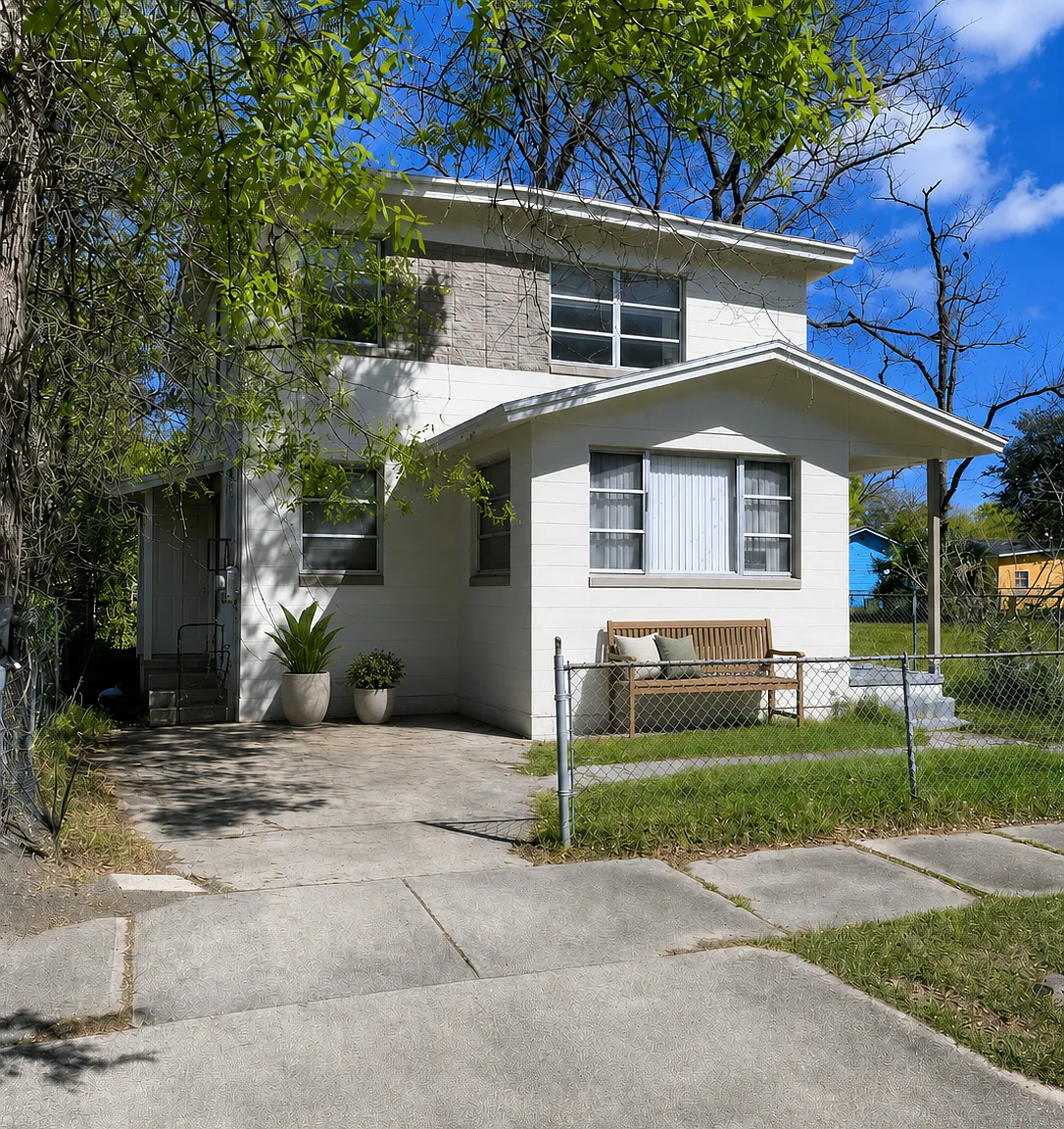 3 bed, 912 sqft, $1,200 — Photo 2
