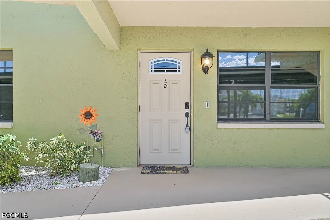 2 bed, 2.0 bath, 1200 sqft, $1,800 — Photo 2