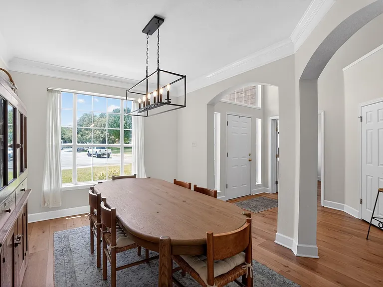 300 N Carriage Hills Dr — Photo 8