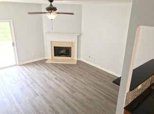 1359 Penhurst Dr, Lawrenceville, GA 30043