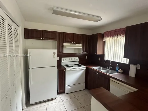 7125 NW 173rd Dr APT 2401, Hialeah, FL 33015