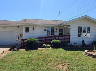 606 Maple St, Donnellson, IA 52625