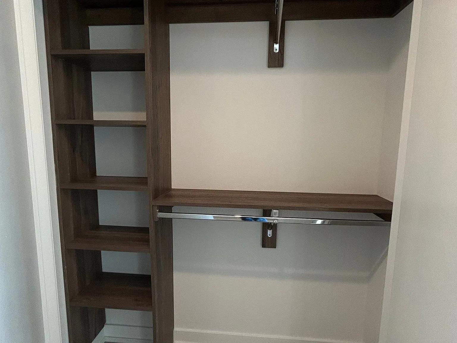Old Town 1 Bedroom Convertible - prime location, beautiful finishes, several amenities — Photo 4