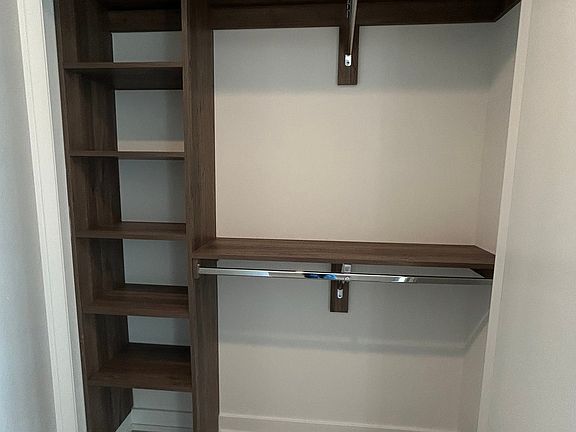 4th image of 211 W Hill St