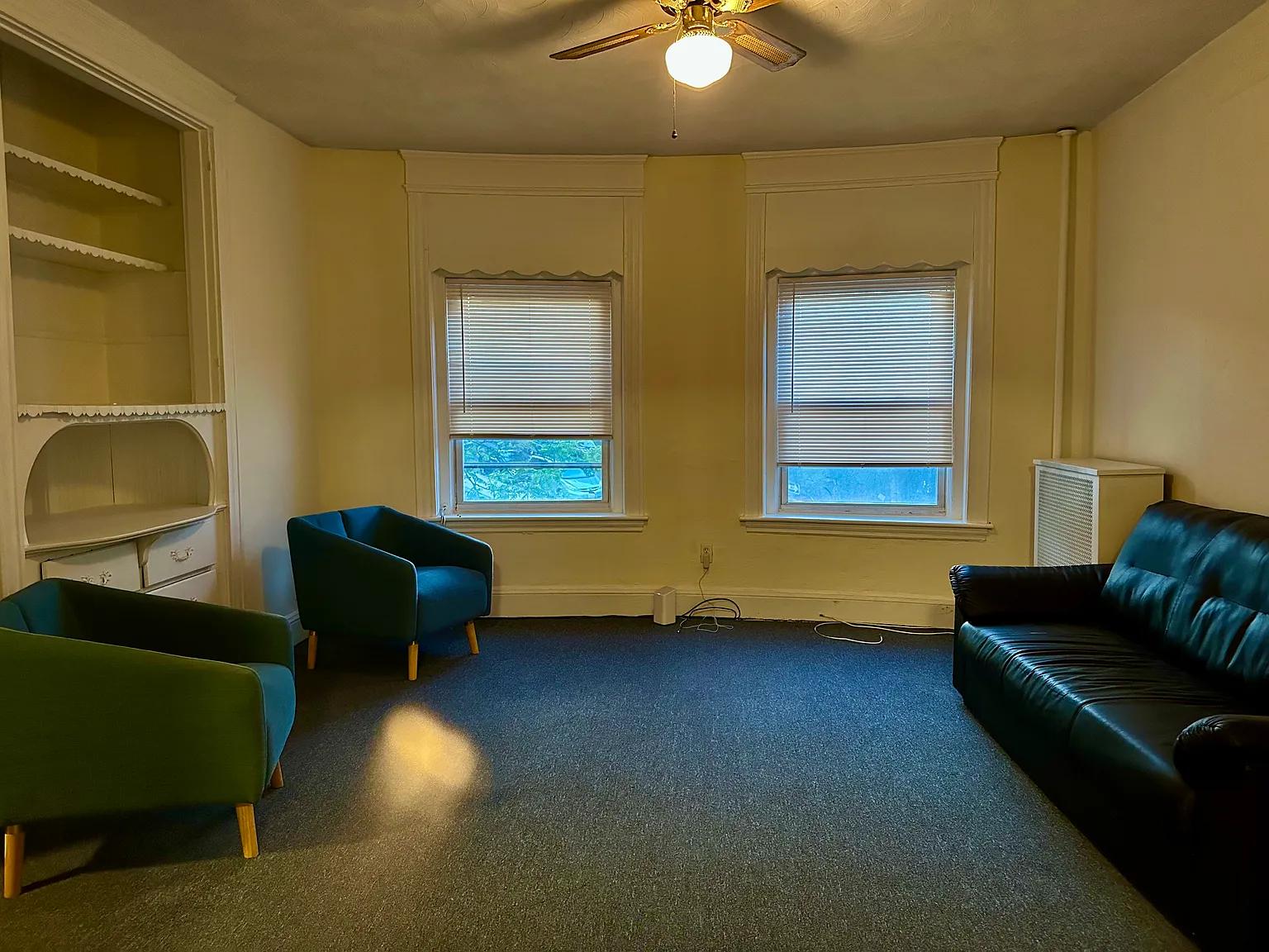 4 bed, 1200 sqft, $4,000 — Photo 1