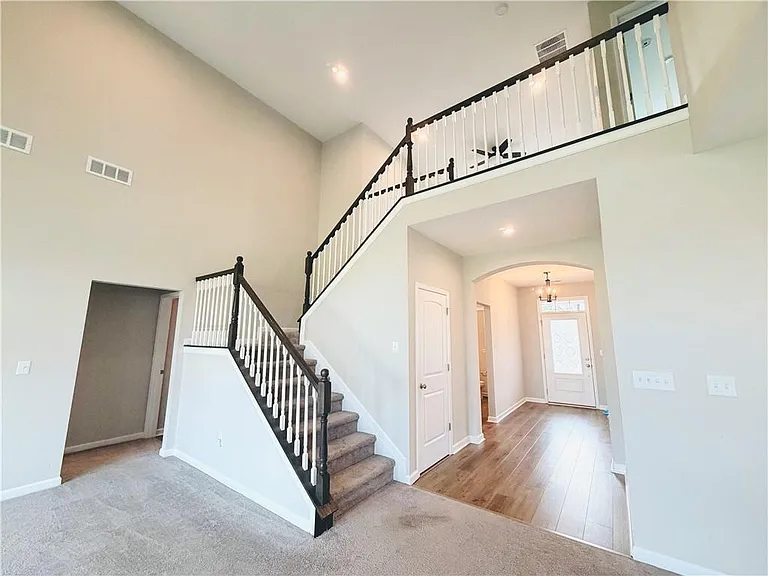 607 Michigan Cir — Photo 4