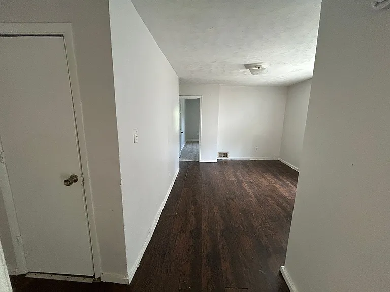640 W 13th St — Photo 28