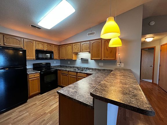 3rd image of 920 W Cherry St Unit 10