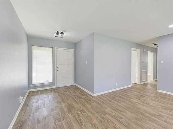 4th image of 1809 Lamar Dr