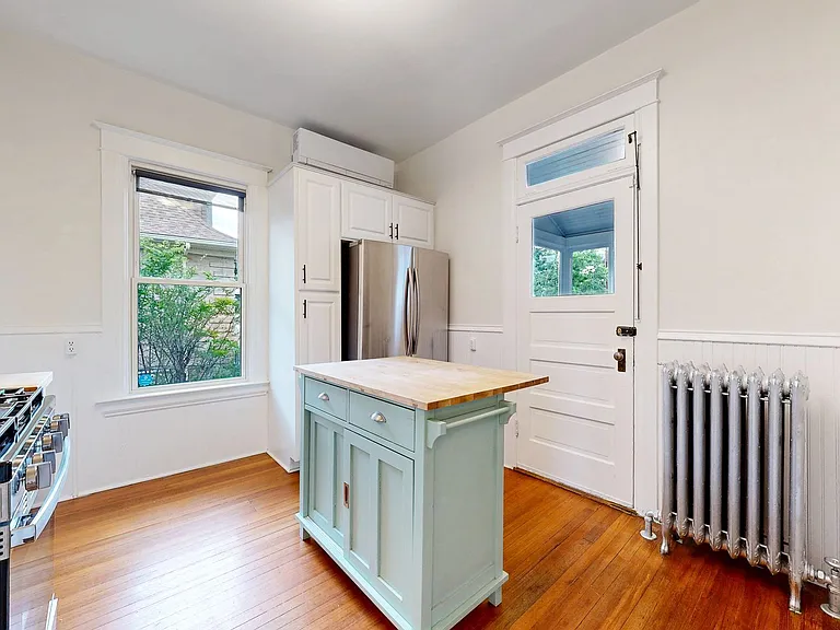 685 S Grant St — Photo 7