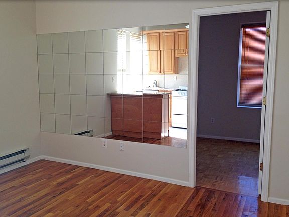 3rd image of 734 Adams St APT 4A