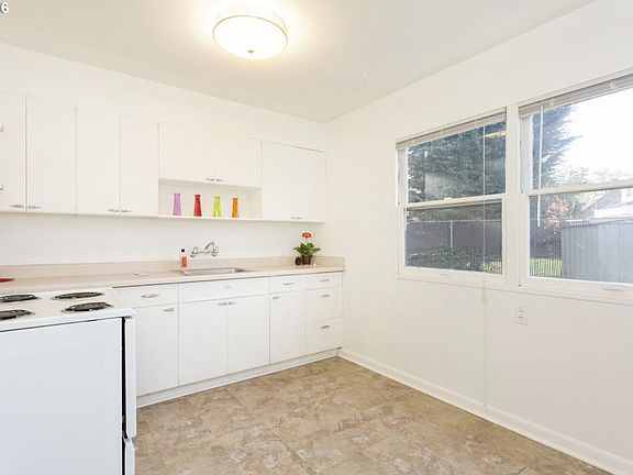 Kitchen with Breakfast Nook